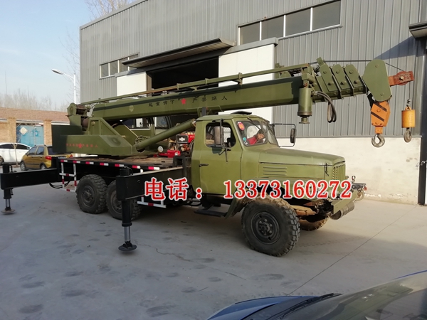 吊车加钻头一体机汽车吊钻一体机小型汽车钻孔立杆两用机