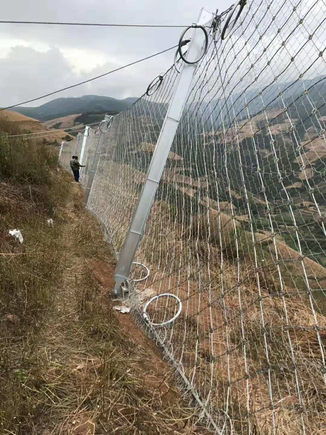 RXI075挡墙拦石网/被动环形网厂家
