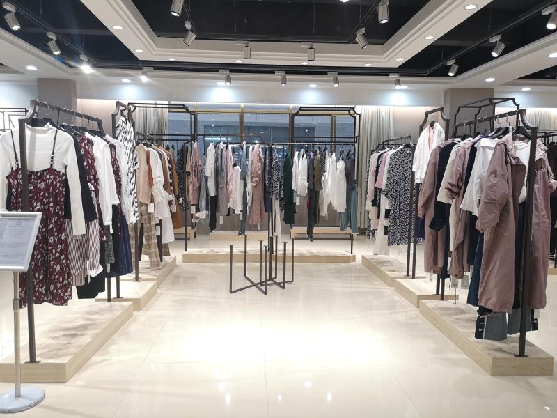 普拉达品牌折扣女装品牌折扣店货源批发深圳品牌折扣批发商现货批发