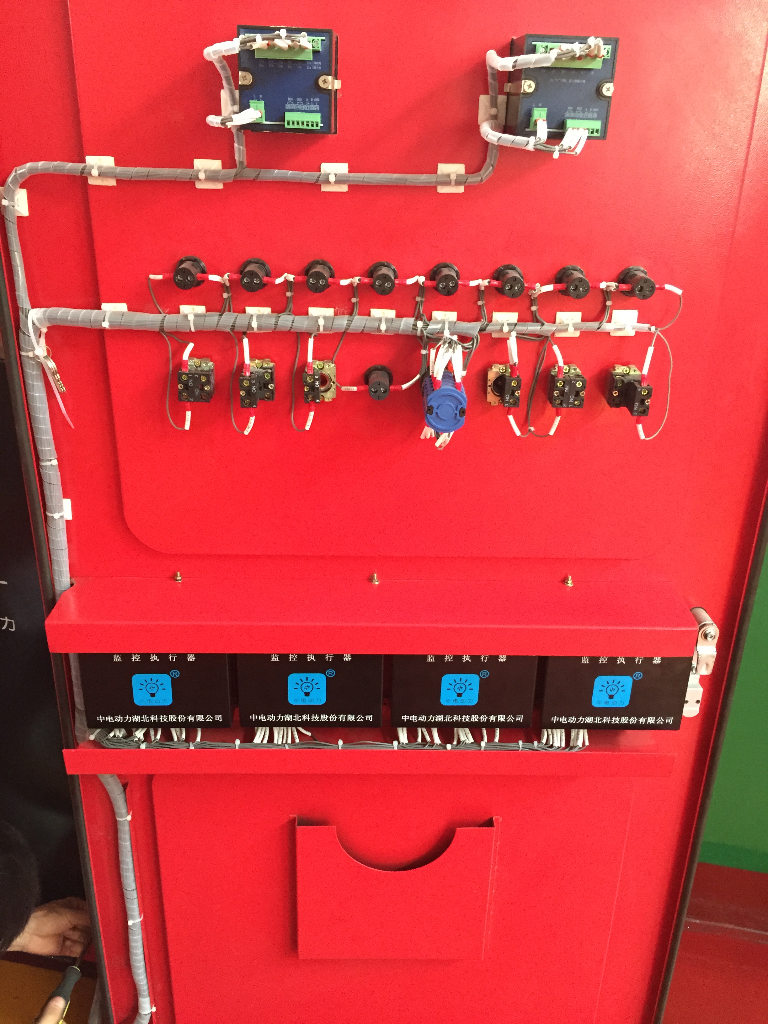 消防泵控制设备控制水泵启动
