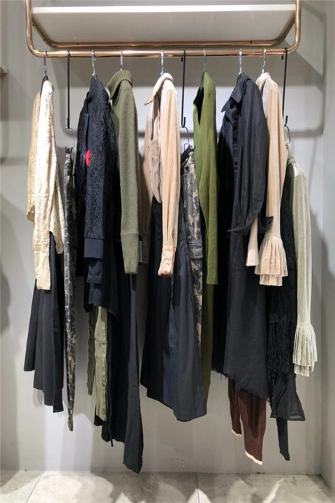 莫小柒广州品牌折扣批发品牌折扣走份一手品牌折扣女装供应