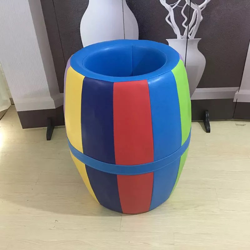 云霞游乐设备制作厂批发儿童软包钻同