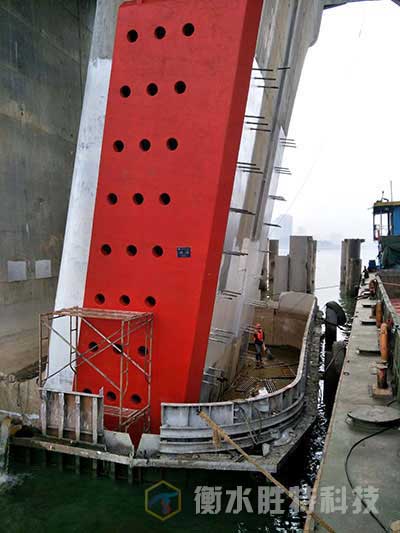钢覆复合材料防撞，桥梁防撞护舷，柔性桥墩防撞设施，新型桥梁防撞护舷
