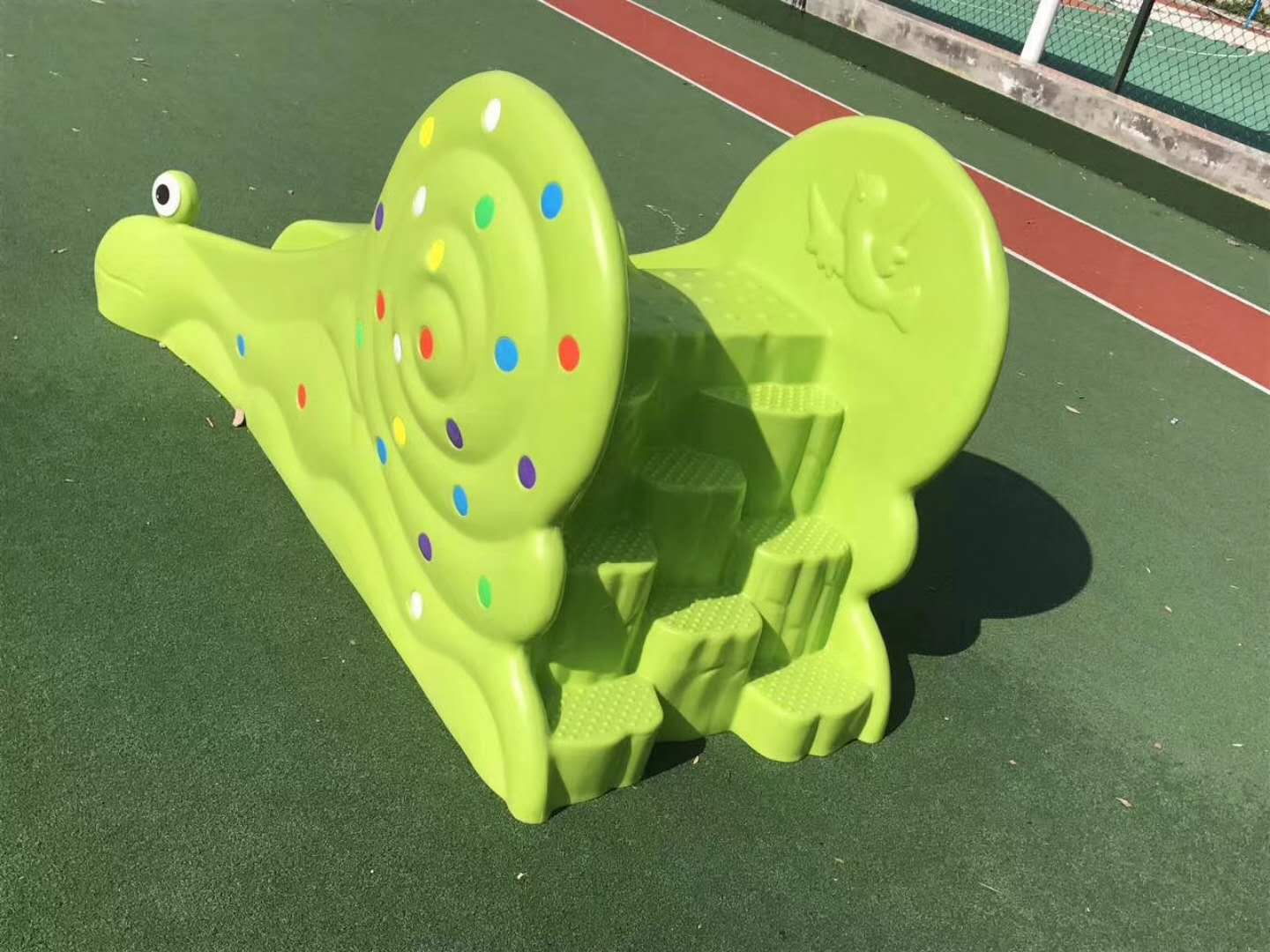 云霞游乐设备制作厂批发儿童蝴蝶攀爬滑梯组合