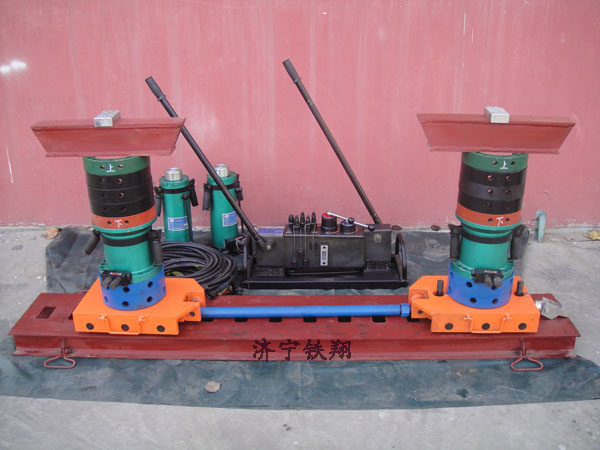 GY100-A型液压复轨器救援起复设备自主研发