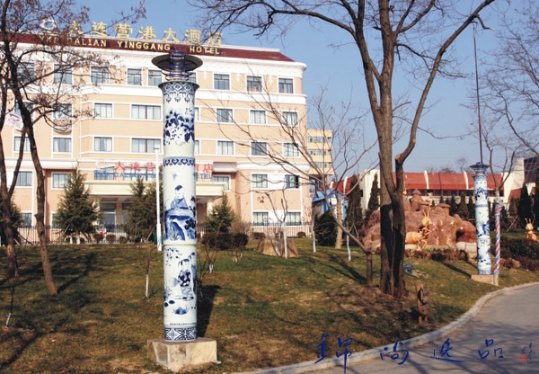 陶瓷青花手绘灯柱1-3米厂家定制城市建设公园广场装饰路灯