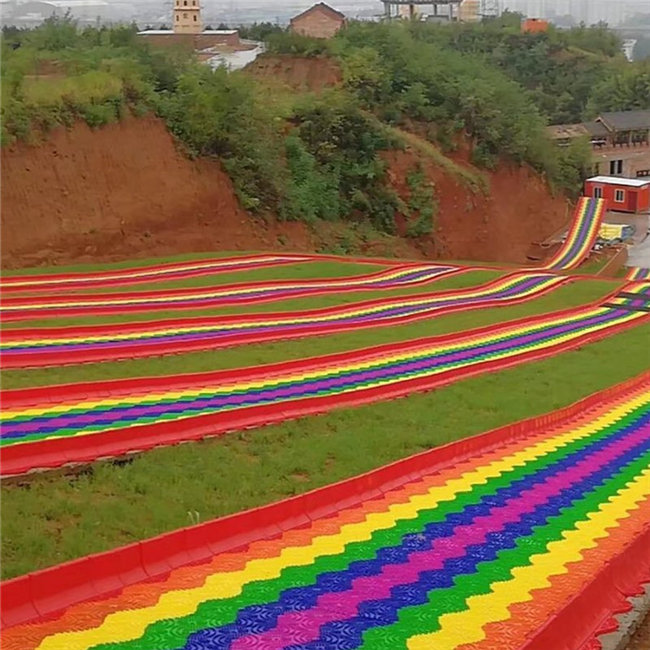 诺泰克七彩滑道厂家 反季大型滑雪场七彩旱滑道