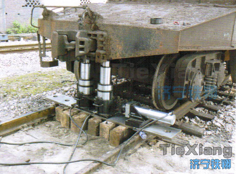 JYW-TS300液压复轨器参观考察