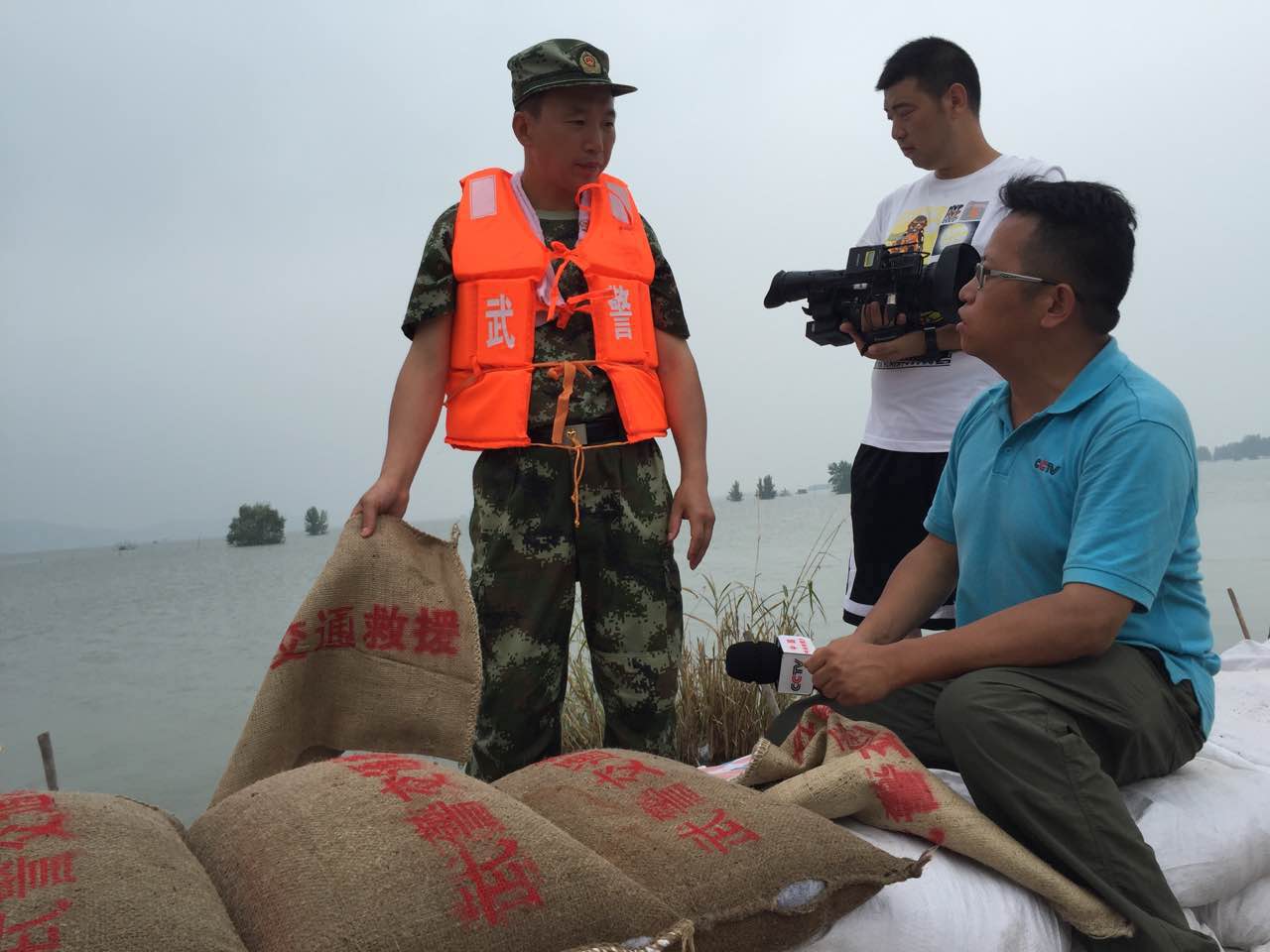 山东-堵漏封堵膨胀袋视频介绍哪家吸水膨胀袋效果好