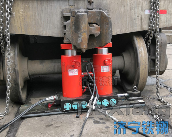 钢厂铁水罐车液压复轨器设备齐全