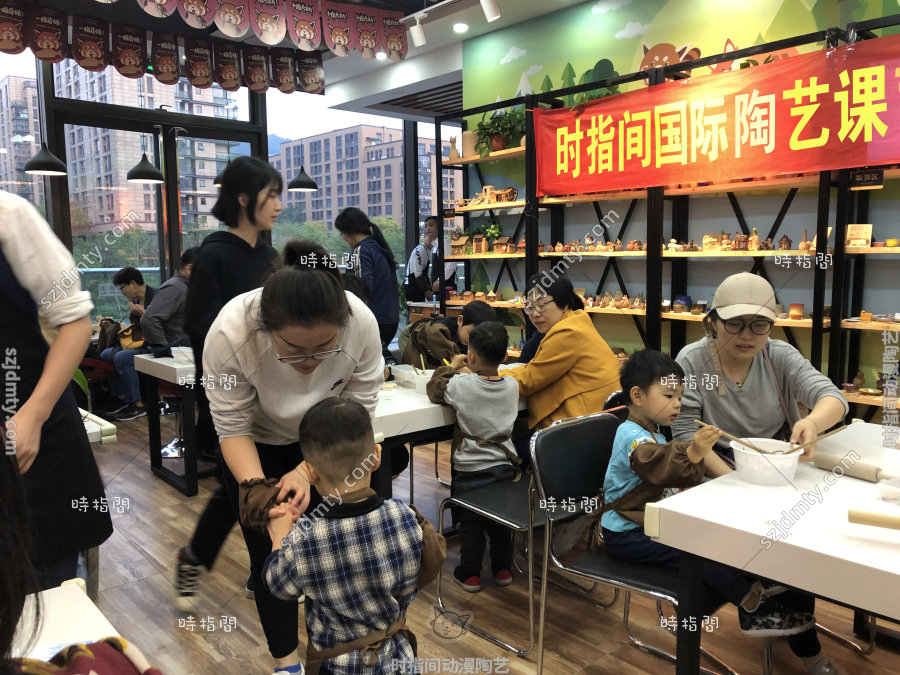 时指间亲子陶艺店装修怎么样