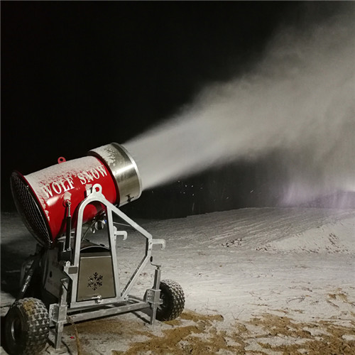 大型景区内建设小型滑雪场需要哪些设备 造雪机厂家