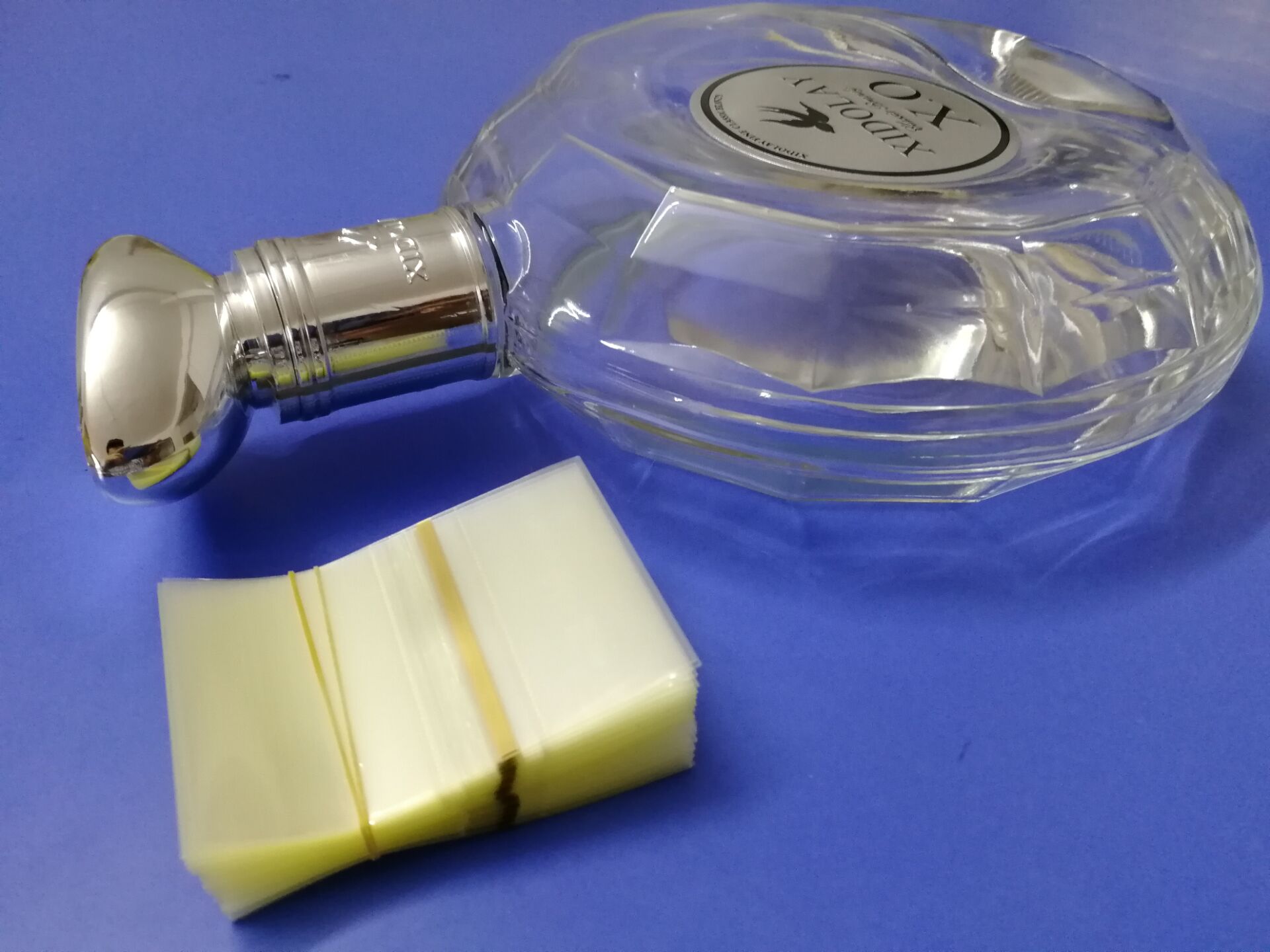 厂家定制高透明两头通酒瓶口塑封膜 金线条带虚线专口膜