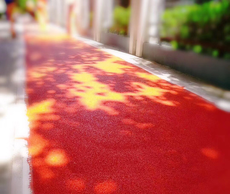 上海睿龙地坪商家直供彩色防滑陶瓷颗粒路面