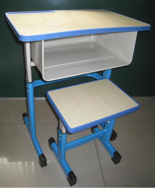 华鑫教您选择教室升降桌双人课桌椅策略