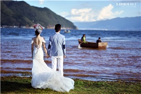 重庆镜子装艺摄影有限公司，一家专业致力于重庆婚纱照、重庆旅