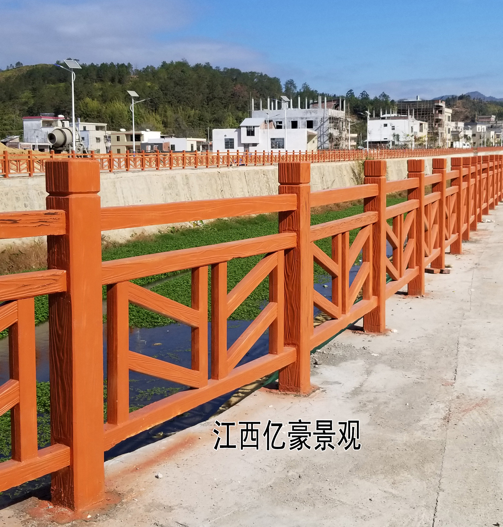 栏杆有哪些款式景观河道护栏案例，农村水泥围栏厂家仿木材质分类