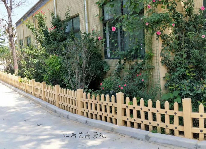 道路护栏厂家：水泥仿木栏杆适用范围，混凝土仿木围栏户外装饰效果图