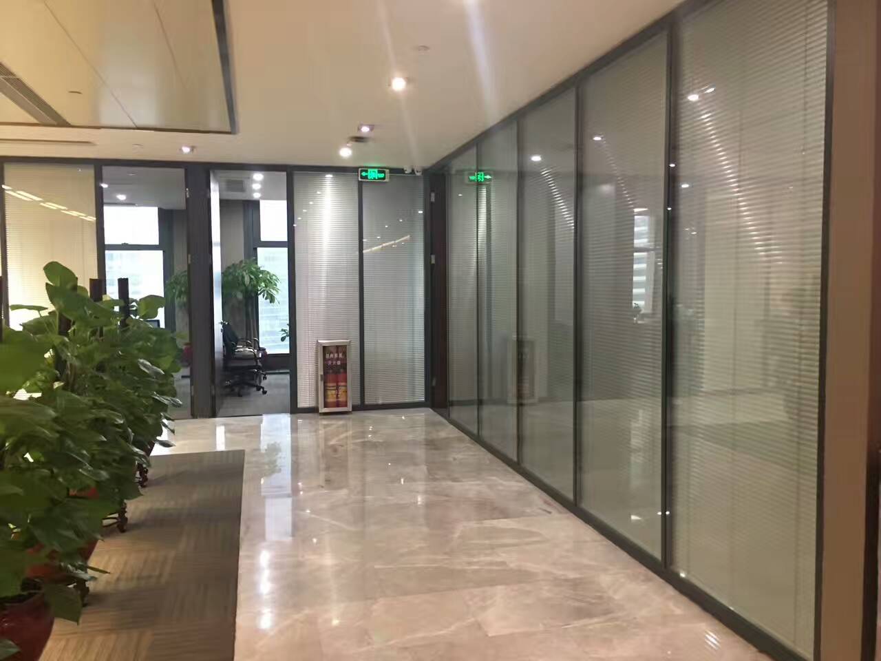 铜川办公室玻璃隔断墙安装