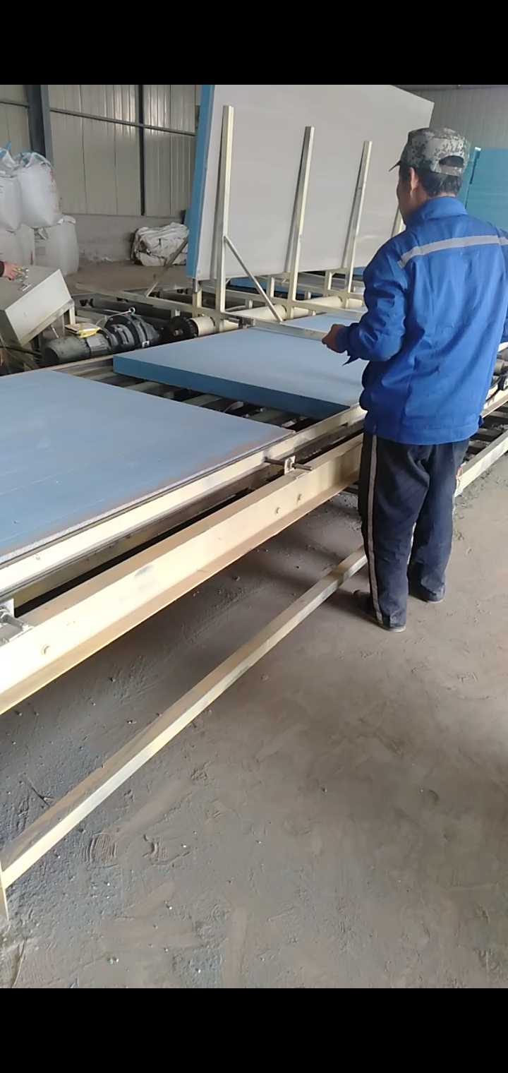 一体化复合板生产设备先进技术