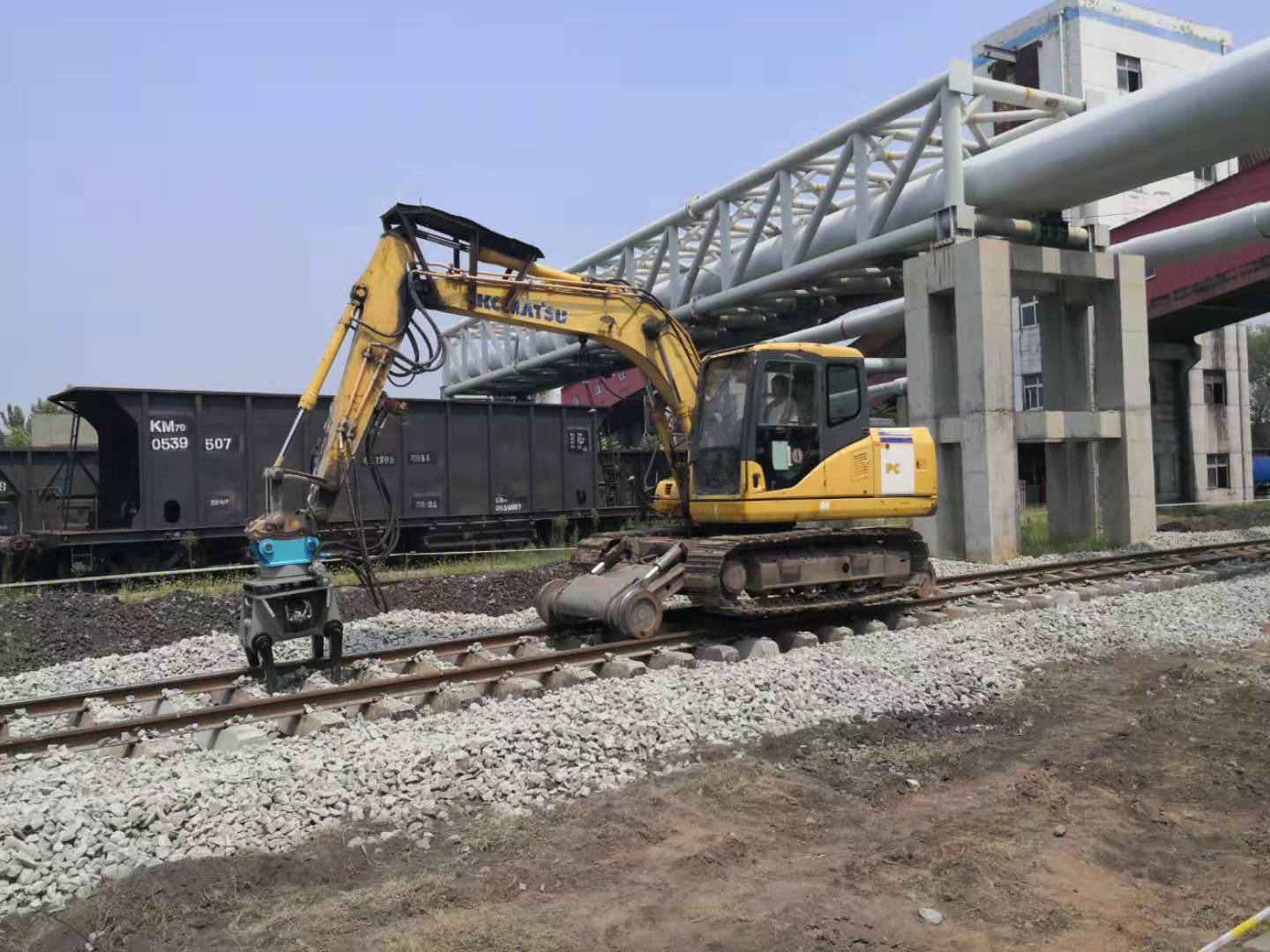 专业生产日立15-20T挖机专用液压捣固机 铁路液压捣固机