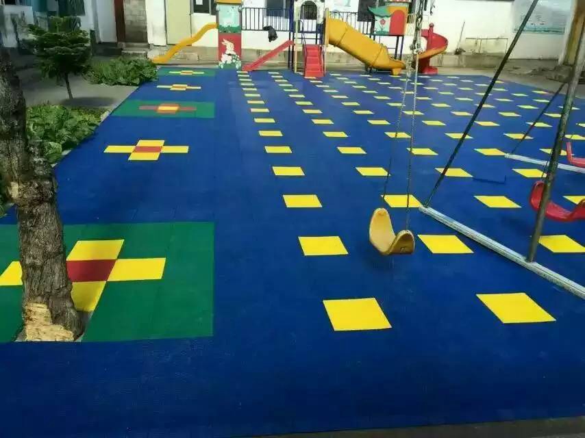 高坪室内网球场悬浮拼装地板塑胶地板耐磨当地