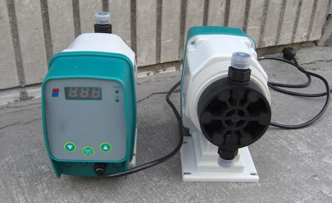 搅拌机配套用1000L机械隔膜计量泵