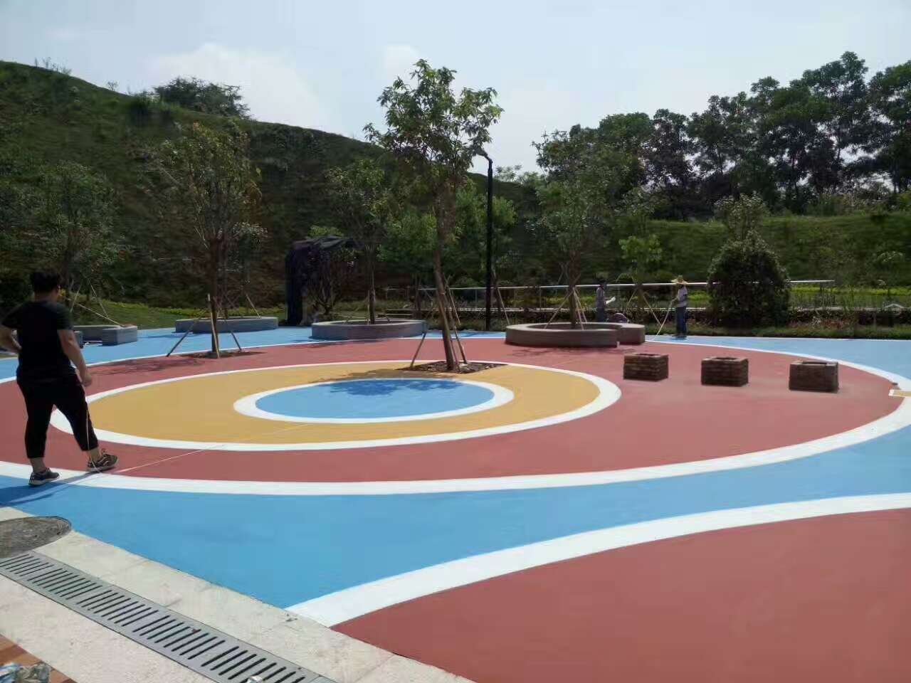 上海长宁彩色透水混凝土铺装彩色透水地坪材料施工