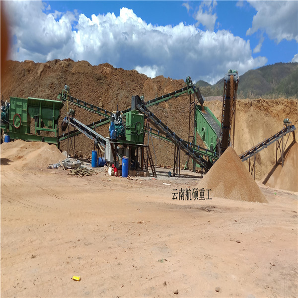 云南移动式破碎机制砂生产线	多种设备型号可供选择