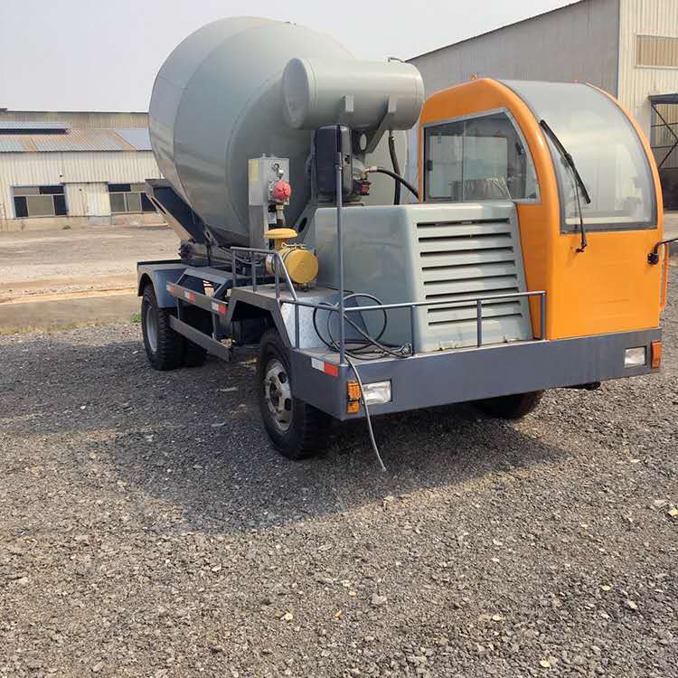 混凝土罐车 可以自己上料的搅拌车