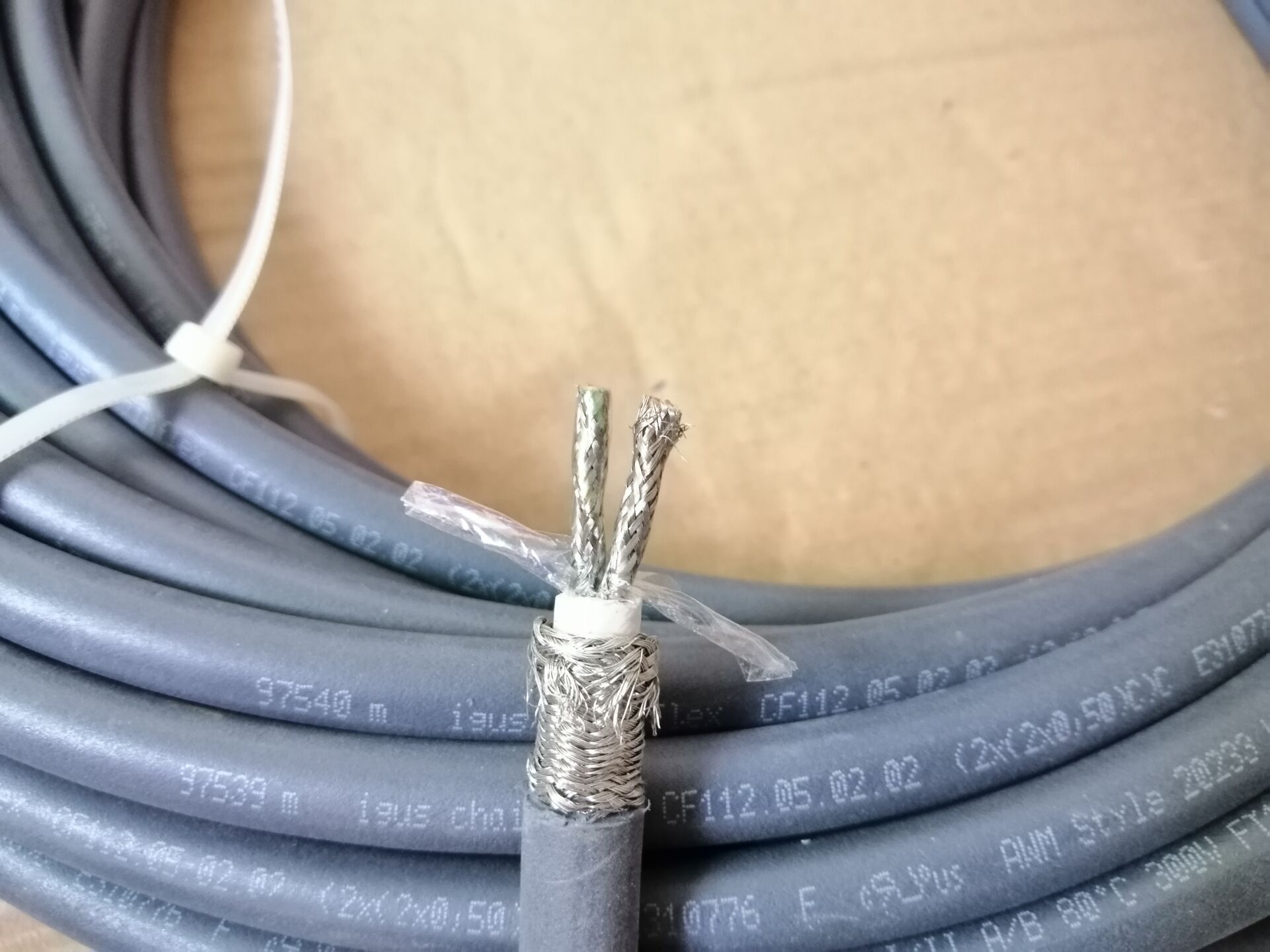 易格斯双绞双屏蔽拖链电缆igus chainflex CF112