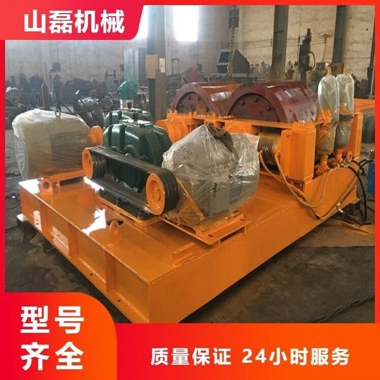 桂林对辊式破碎机安装山磊机械