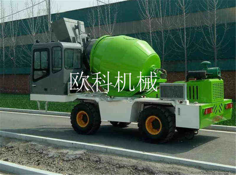 建筑工程水泥罐车4方自上料搅拌机