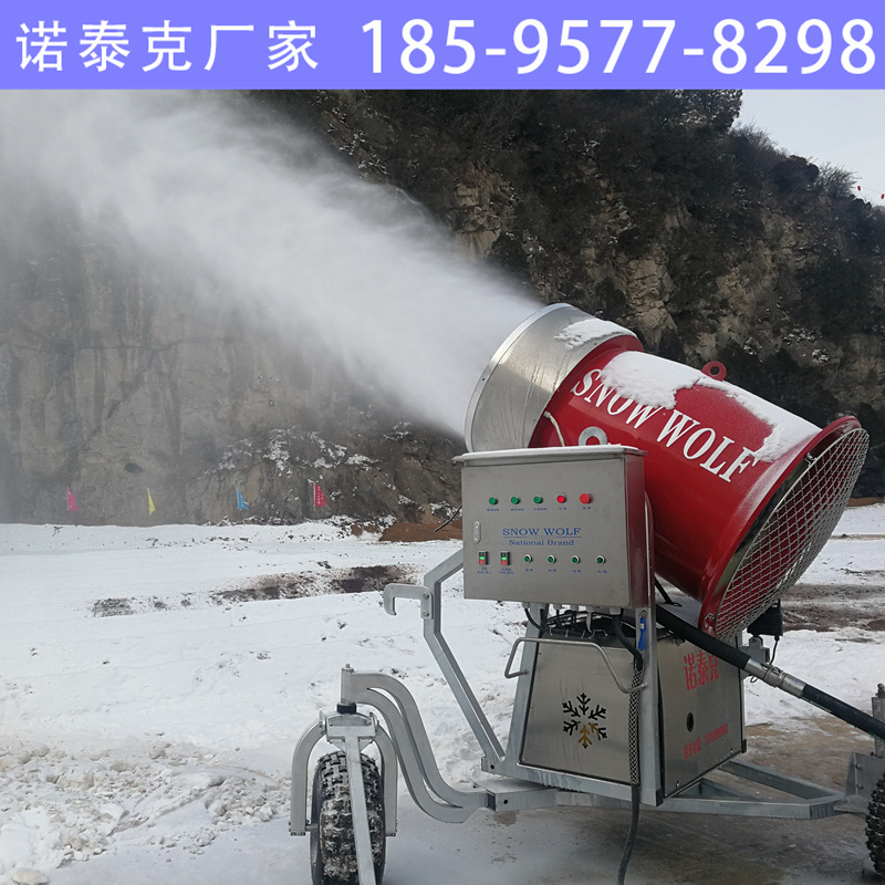 人工造雪机制雪越厚补雪周期越长 造雪机助力冰雪运动