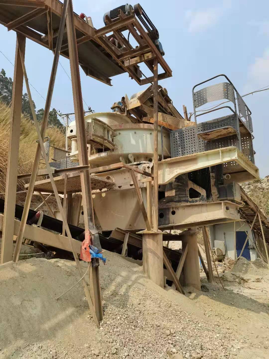 整套二手日产1000吨砂石料石子破碎制砂生产线石料破碎机制砂机出售