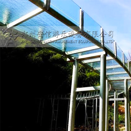 玻璃水滑道设计厂家 高空玻璃漂流建设 玻璃水滑道施工项目