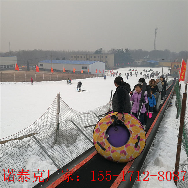 乘坐不限年龄的载客云梯魔毯 低温雪场智能载客雪梯