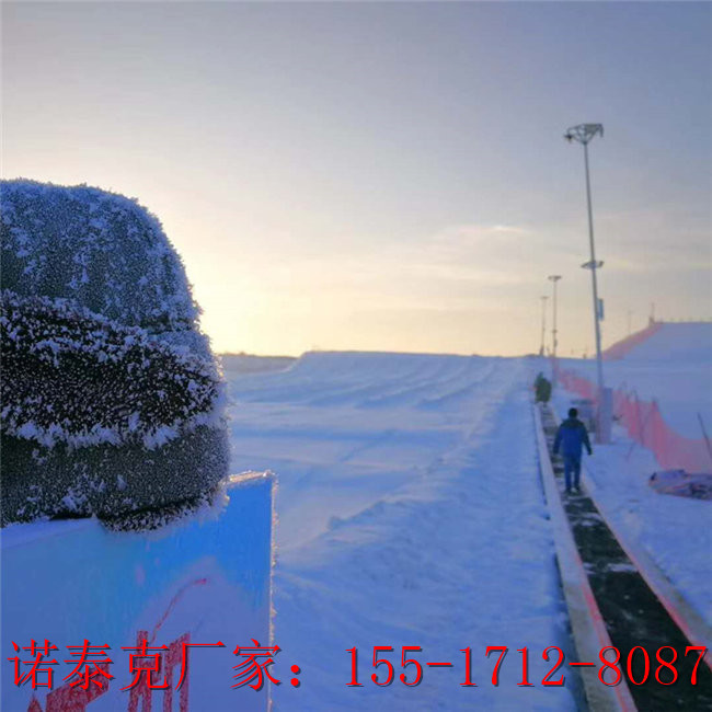 雪场可自动清理的载客云梯魔毯 景区输送带魔毯的搭建坡度