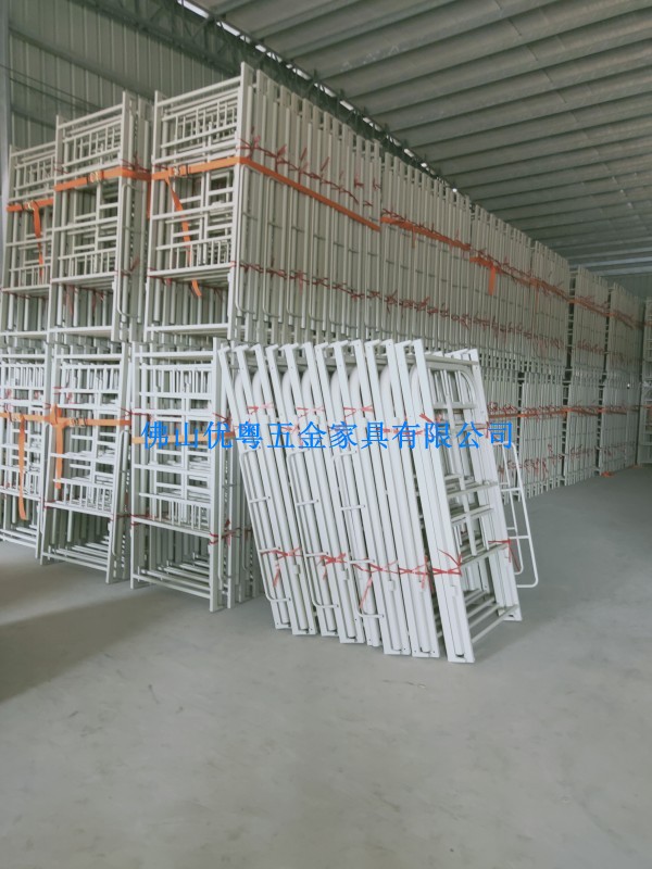 广西工地活动板房定制工地彩钢住人集装箱铁架床厂家