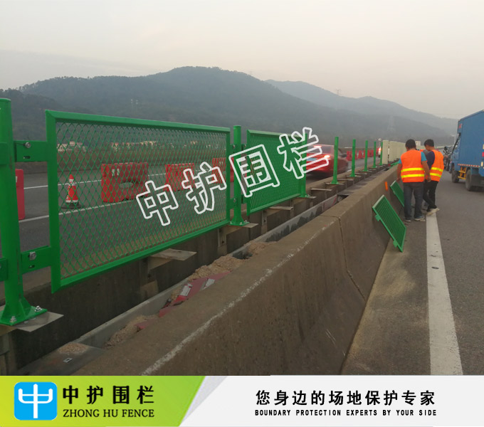 百色绿化带隔离网 贺州快速公路护栏网 南宁交通防眩网