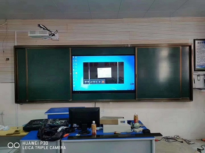 65寸多媒体教学设备-教室集成安装