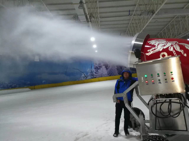 造雪机的用处诺泰克造雪机为滑雪场提升效率