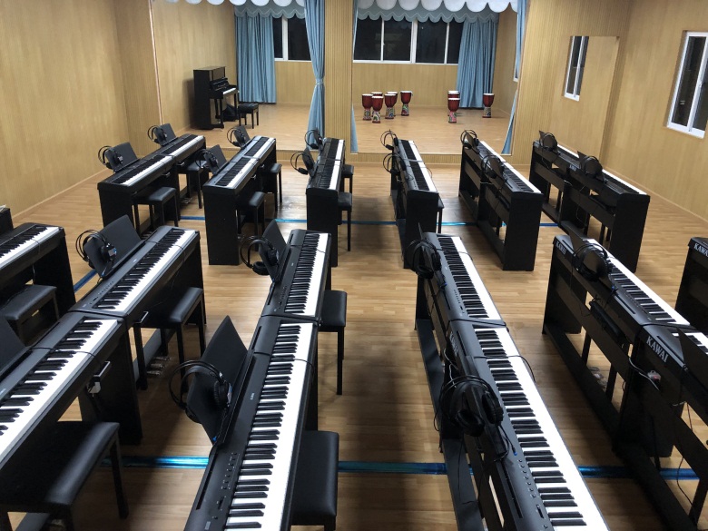 2024电子琴房系统软件 61键88键教学系统