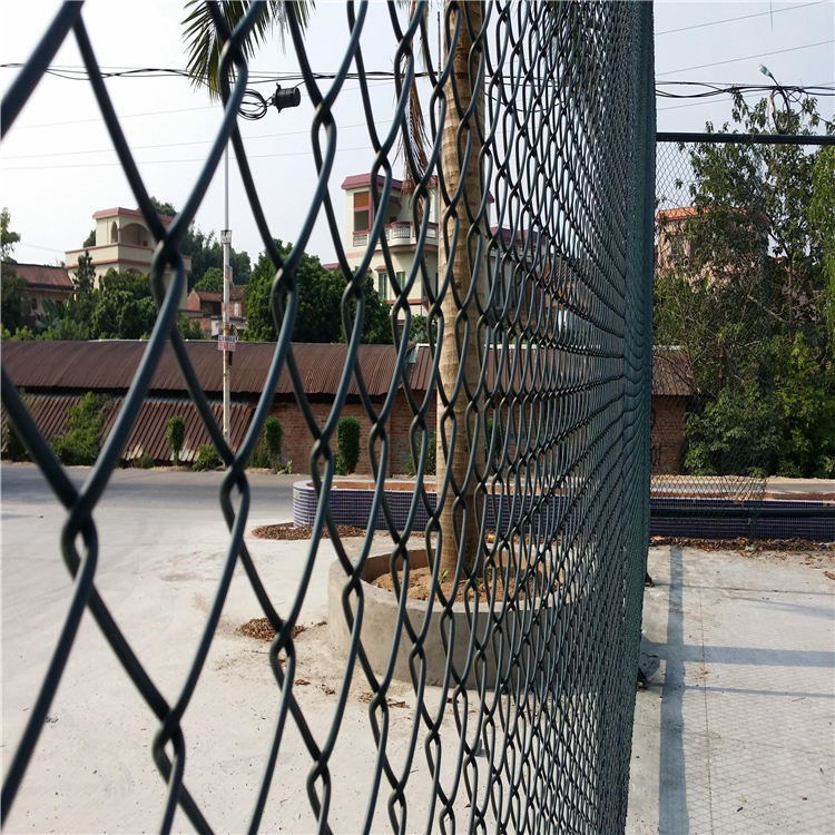 河北浸塑操场围网厂家4米口字型篮球场围网生产销售