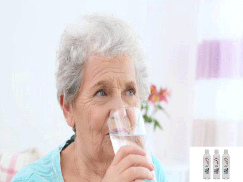 绿鼎饮用山泉水说老年人不宜长期喝纯净水原因