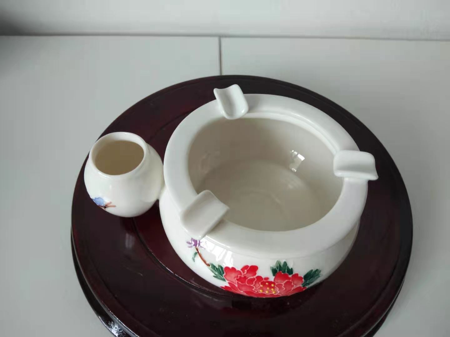 中式创意陶瓷烟灰缸摆件带水槽烟缸工艺品