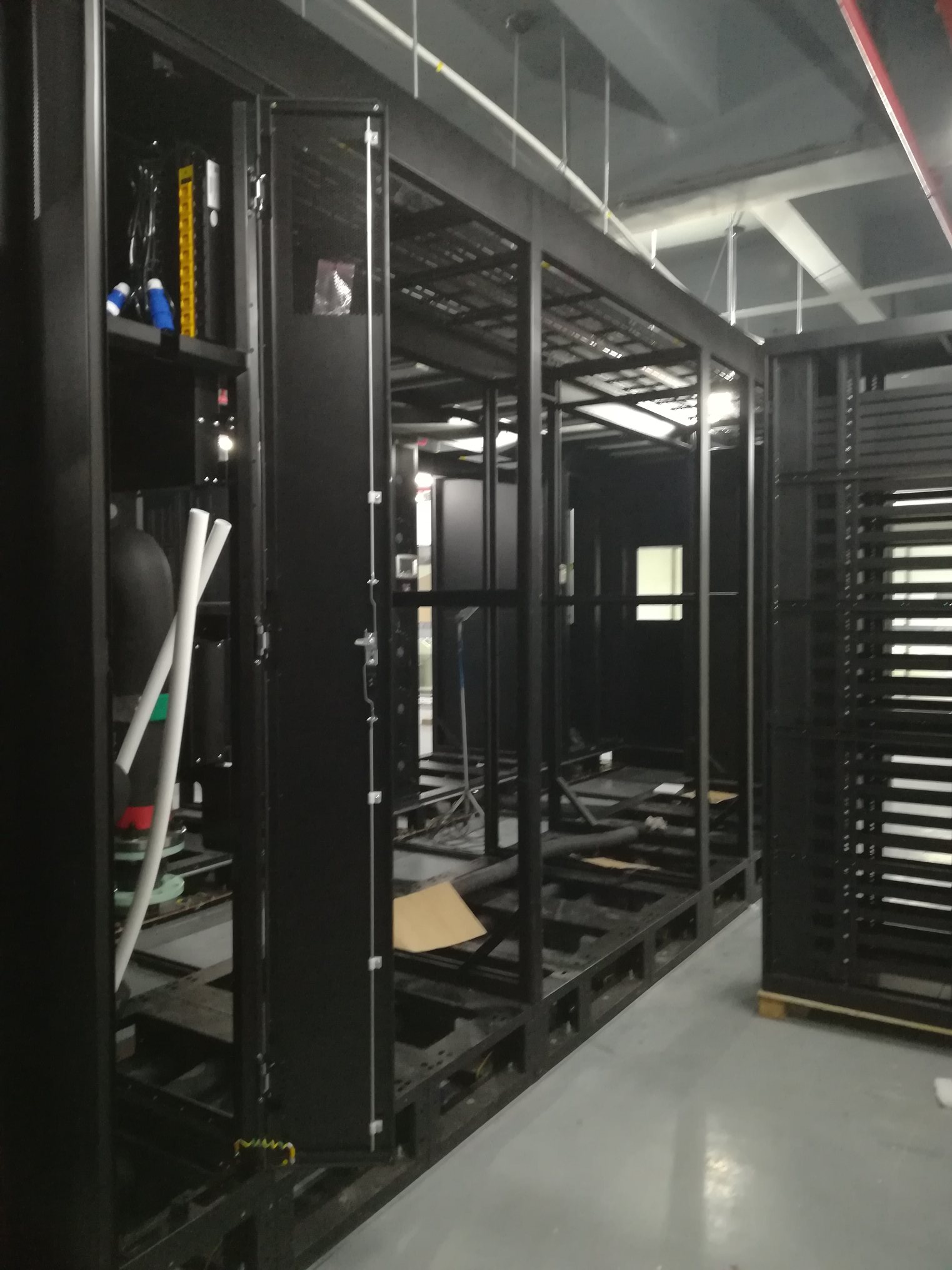 数据中心机房装修服务器搬迁网络布线施工