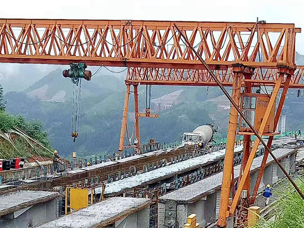 湖南长沙龙门吊出租厂家成功拿下百万大餐