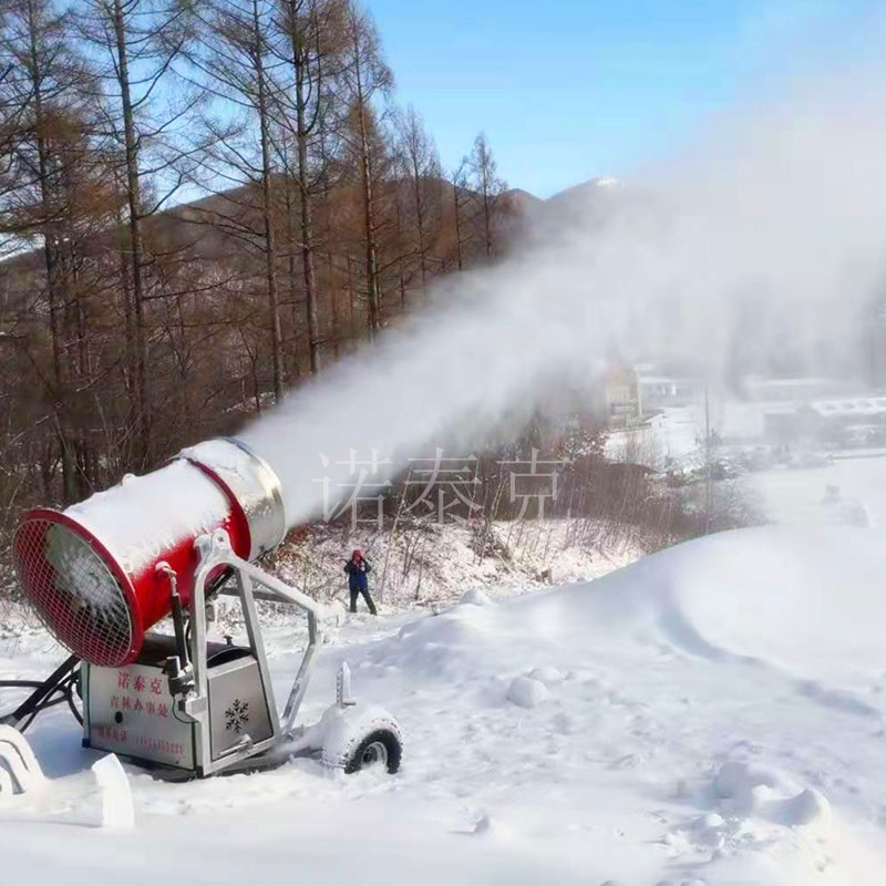 造雪设备出雪不易晒化 鹤壁造雪机提前完成底层铺设工作