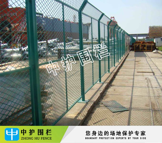 汕头港口钢板网 集装箱围蔽护栏 汕尾铁丝网围栏